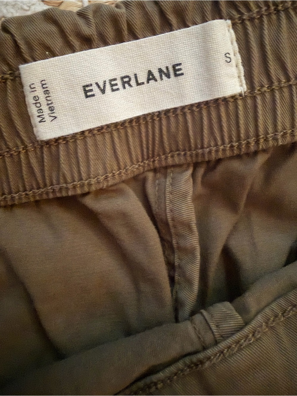 Everlane Easy Barrel Pants in Kalamata - Picture 7 of 10